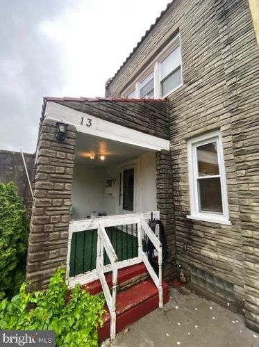 13 Merwit Ct, Camden, NJ 08109-2627