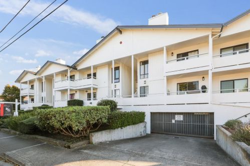 448 Cypress Ave, Princeton By The Sea CA  94019-1602 exterior