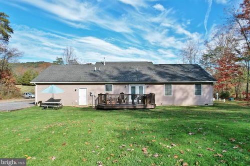 23 Bobby Ln, Edinburg VA  22824-2552 exterior