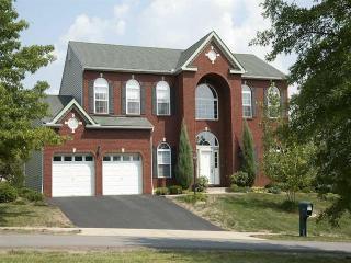 11 Trotter Ln, Clinton, PA 15026-1755
