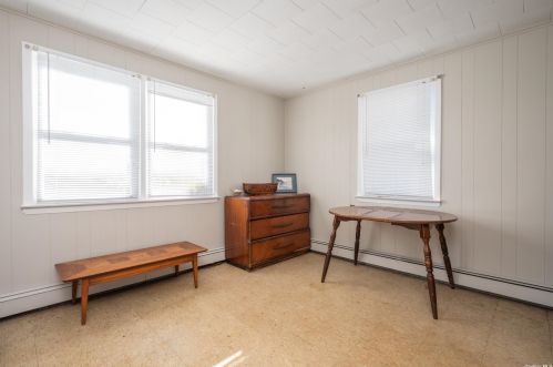 3 Lynn Pl, Bethpage NY  11714-4307 exterior