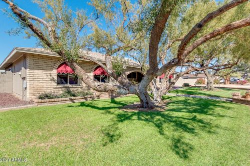 4452 Windrose Dr, Glendale, AZ 85304-2105
