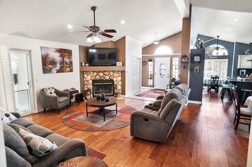 20055 Canyon View Dr, Santa Clarita CA  91351-5724 exterior