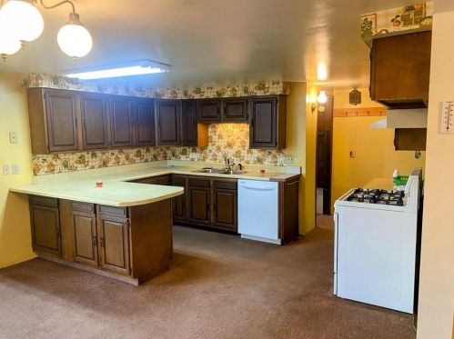 125 Hampton Ave, Hillsdale, WI 54733-9690