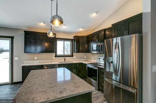 483 Prairie Rd, New Johannesburg, WI 54017-1280