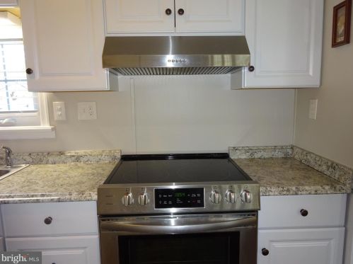 110 Deerfield Dr, Souderton PA  18964-1918 exterior