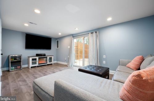 11853 Dunlop Ct, Herndon VA  20191-2709 exterior