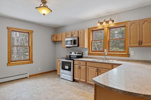 12 Barry Highlands Rd, Danbury NH  03230-4700 exterior