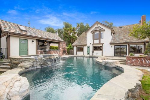 2427 251st St, Lomita, CA 90717-2008