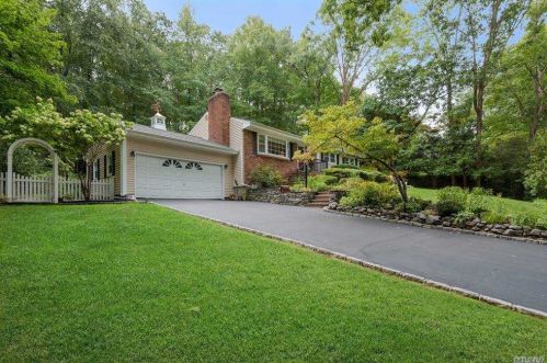 5 Valleyview Dr, Northport, NY 11768-2328