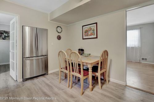 10 Longfellow Ter, Morganville NJ  07751-1411 exterior