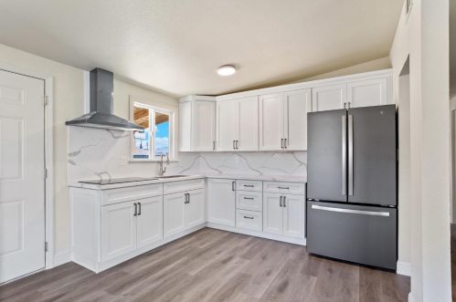 2720 Sparks Way, Modesto CA  95350-1744 exterior