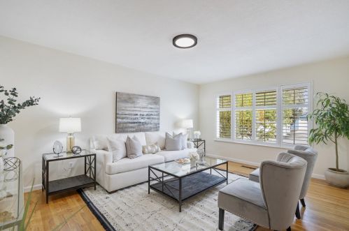 710 Los Huecos Dr, San Jose, CA 95123-4633