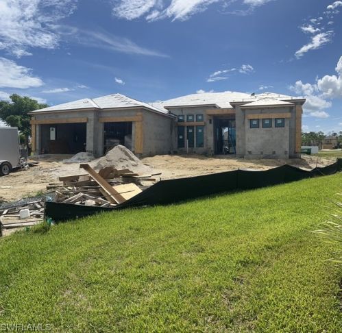 203 26th Ave, Cape Coral, FL 33993-4341
