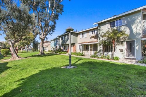 19939 Keswick Ln, Huntington Beach, CA 92646-4250