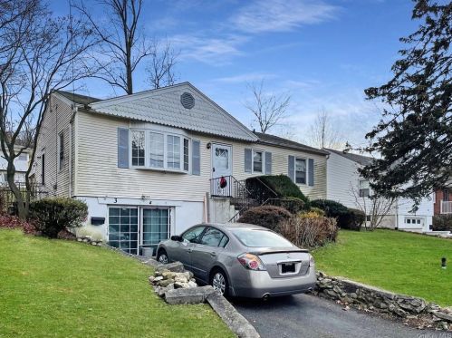 3 Heck Rd, Garnerville, NY 10923-1801