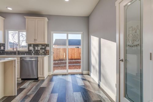 1916 Pine Meadow Dr, Santa Rosa CA  95403-1584 exterior