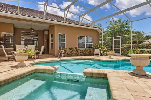 4916 Keeneland Cir, Orlando FL  32819-3141 exterior