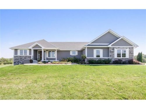 1135 91st St, Adelphi, IA 50237-2092