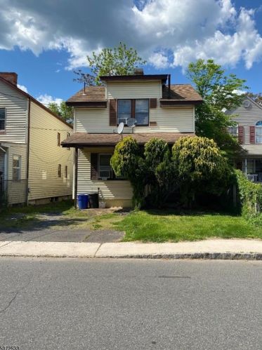 225 Main St, Bound Brk NJ  08805-1837 exterior
