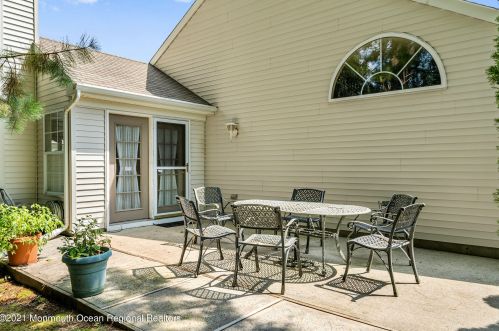 28 Winding River Rd, Lakewood NJ  08701-5733 exterior