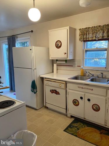 15109 Alaska Rd, Woodbridge, VA 22191-3639