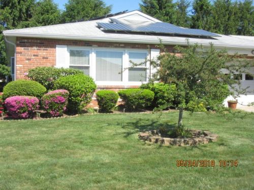 75 Lauren Ln, Bricktown, NJ 08723-7866