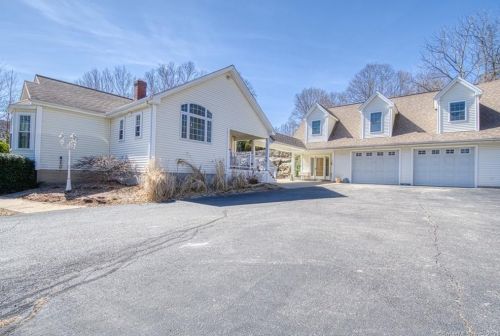 158 Old Norwich Rd, Quaker Hill, CT 06375-1220