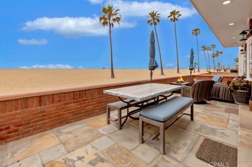 1102 Oceanfront, Newport Beach, CA 92661-1026