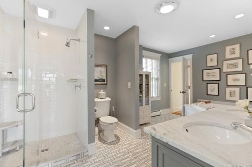 64 Elm St, Groton CT 06340-5616 exterior