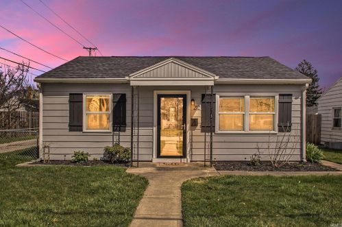 212 Roosevelt Ave, Mishawaka, IN 46544-3350