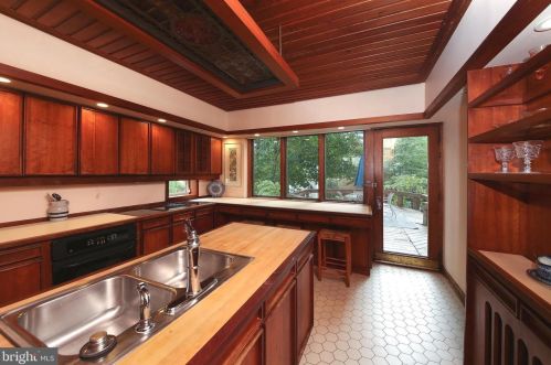 202 Ct St, Gardenville PA  exterior