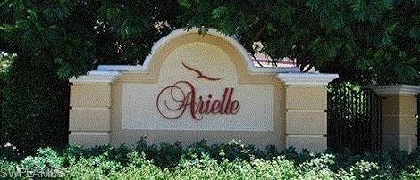 2110 Arielle Dr, Naples FL  34109-0329 exterior