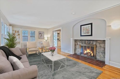 215 Young Ave, New Rochelle, NY 10803-1725