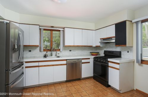 237 Shore Dr, Monmouth Hills NJ  07732-1567 exterior