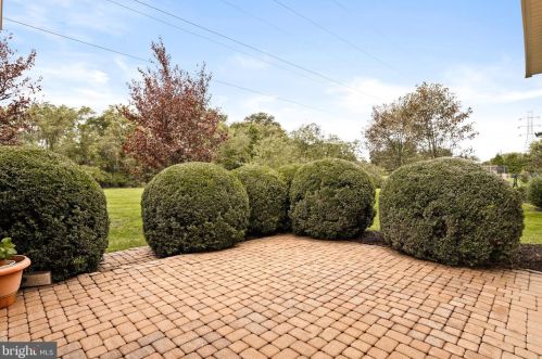 29 Winthrop Rd, Lawrence Township NJ  08648-1557 exterior