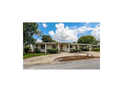 1010 Morningview Dr, Tavares, FL 32778-4527
