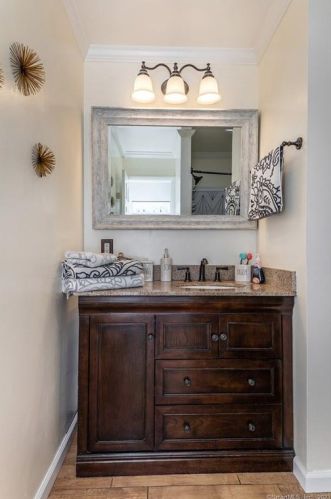 75 Candle Hill Rd, Danbury CT  06812-2412 exterior