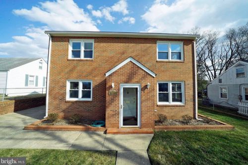 6919 Kenfig Dr, Falls Church, VA 22042-3825
