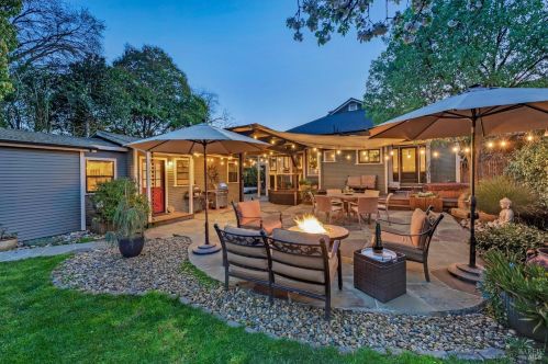 768 Orchard St, Santa Rosa, CA 95404-3739