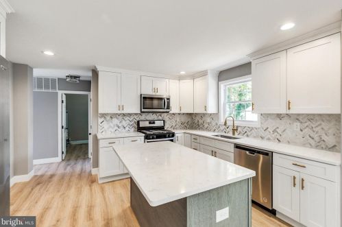 25 Coleman Rd, Berlin Boro NJ  08009-1548 exterior