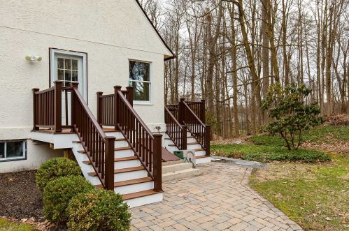 19 Loockerman Ave, Poughkeepsie NY 12601-5026 exterior