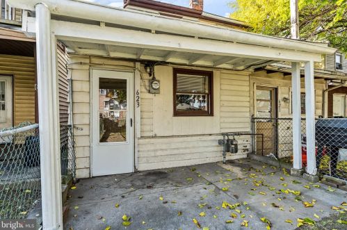 623 Front St, Harrisburg PA  17104-1627 exterior