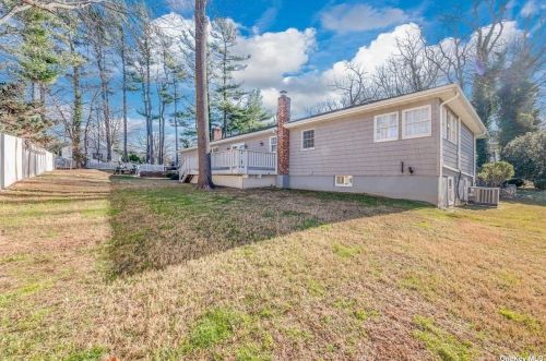 263 Lower Rocky Point Rd, Miller Place NY  11764-1650 exterior