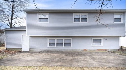 17 16 St, Deer Park NY  11729-4909 exterior