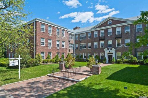 819 Broadway, Woodsburgh, NY 11598-2643