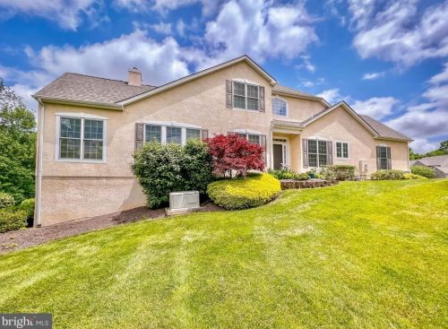 63 Betts Dr, Washington Crossing, PA 18977-1356