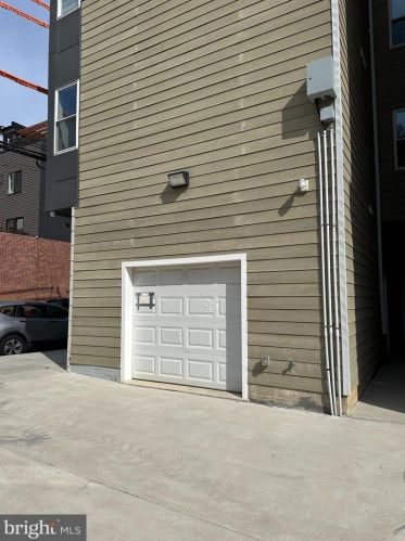 636 13th St, Philadelphia PA  19123-2427 exterior