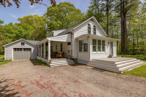 140 Brackett Rd, Rye, NH 03870-2036