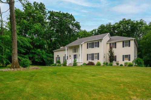 36 Country Way, Bethel, CT 06801-2936